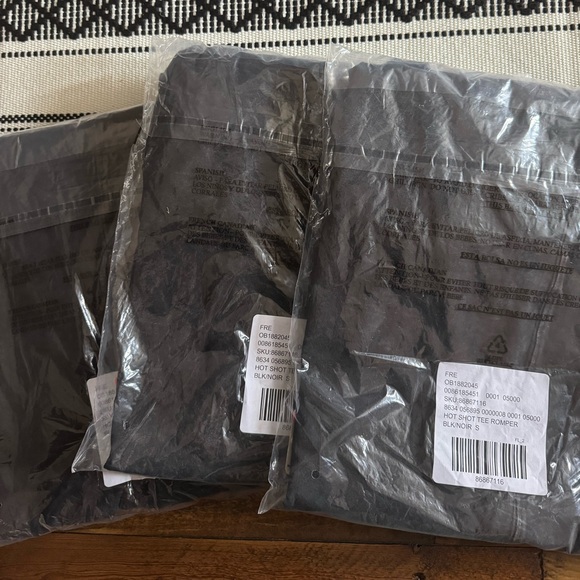 ▪️NWT Free People Hot Shot Tee Romper in Black - Picture 12 of 12